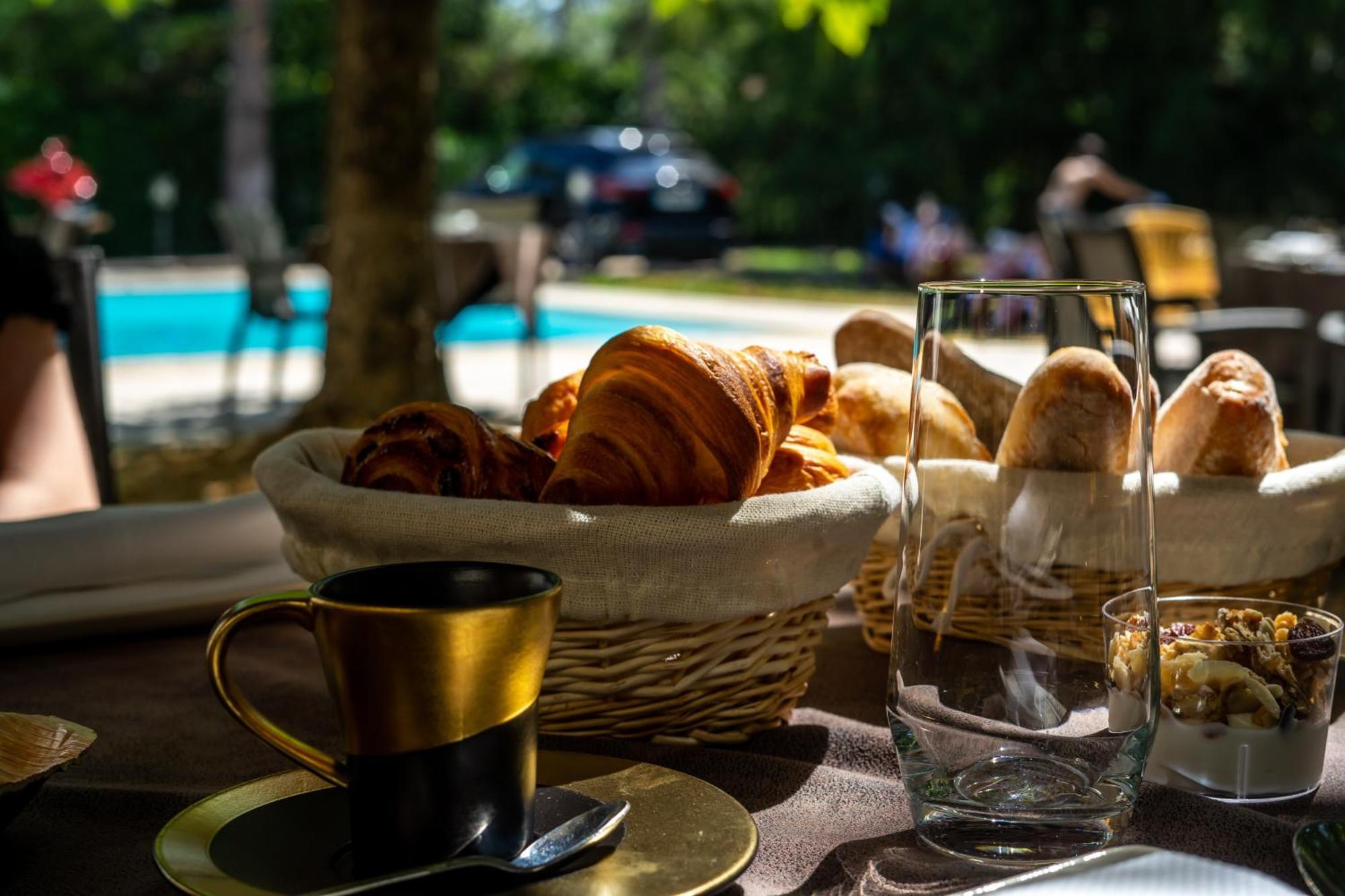 La Redoniere Hotel Romans-sur-Isere Bagian luar foto